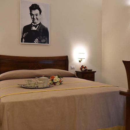 Bed and Breakfast Dimora Conte Di Ruvo Neapel Exterior foto