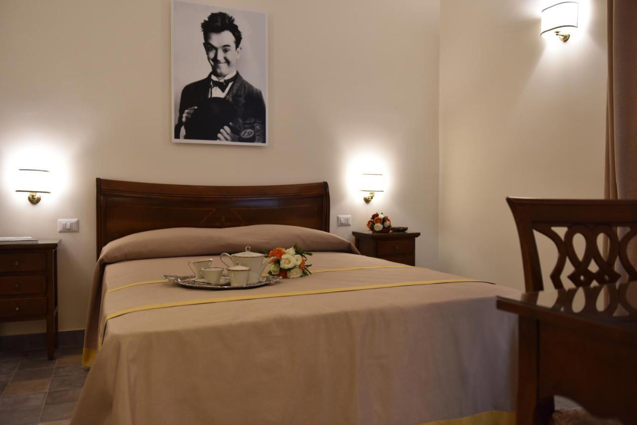 Bed and Breakfast Dimora Conte Di Ruvo Neapel Exterior foto